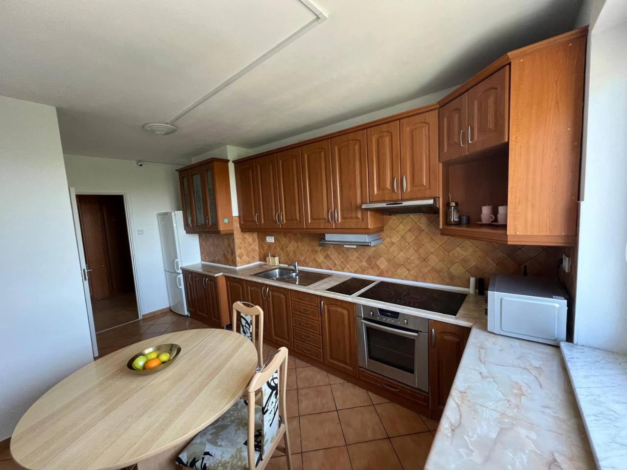 Hostel „U Sashka” Warszawa Exteriör bild