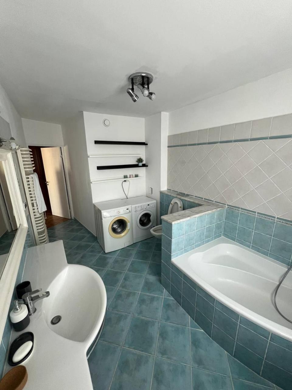 Hostel „U Sashka” Warszawa Exteriör bild